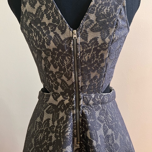 Abercrombie & Fitch Black Floral Lace Mini Dress - Picture 4 of 5